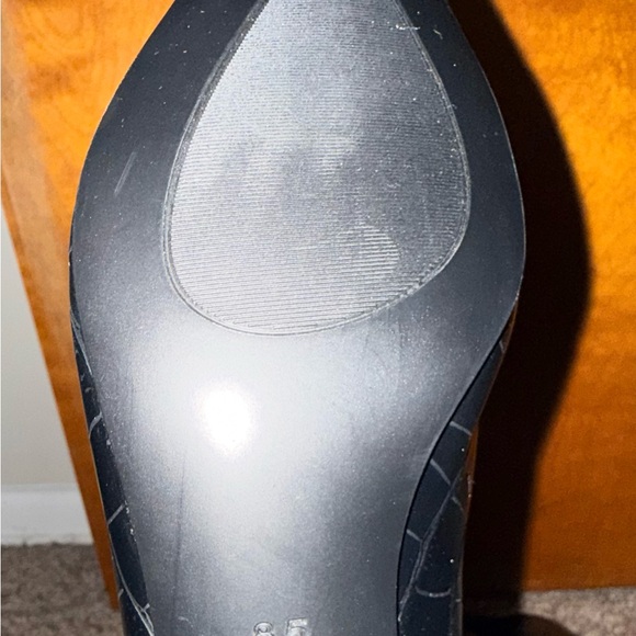 Black Croc-Embossed Knee-High Boots - Women's - Picture 3 of 4